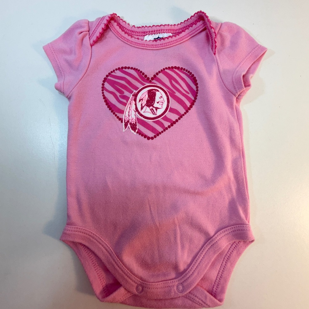 Washington Redskins NFL Team Apparel Bodysuit Kids 0-3 Months Pink Heart
